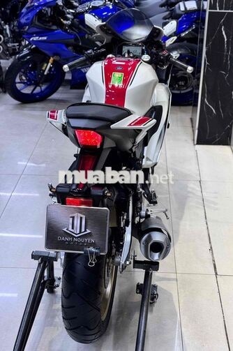 Yamaha R15M Kỷ niệm 60 năm Trắng, Đỏ 1.800 km