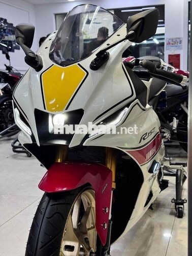 Yamaha R15M Kỷ niệm 60 năm Trắng, Đỏ 1.800 km