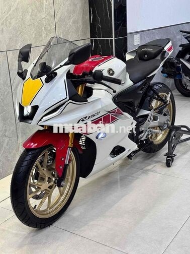 Yamaha R15M Kỷ niệm 60 năm Trắng, Đỏ 1.800 km