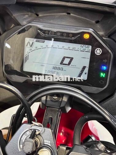 Yamaha R15M Kỷ niệm 60 năm Trắng, Đỏ 1.800 km