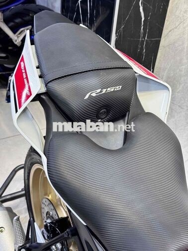 Yamaha R15M Kỷ niệm 60 năm Trắng, Đỏ 1.800 km