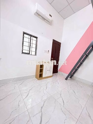 DUPLEX GÁC CAO ĐỨNG ĐƯỢC - GIÁ SINH VIÊN ( Gần trường IUH và Văn Lang