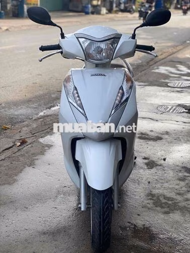 Honda Lead Trắng 125. 2016. Sơn zin mấy zin chất