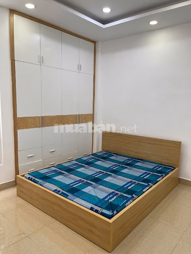 Nhà nguyên căn có máy lạnh, nội thất HXT 1 trục cách Q lộ 13 100m