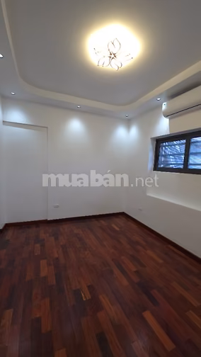 Bán căn hộ tập thể tầng 3 lô góc mặt phố Linh Lang và Đào Tấn 80m2