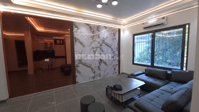 Bán căn hộ tập thể tầng 3 lô góc mặt phố Linh Lang và Đào Tấn 80m2