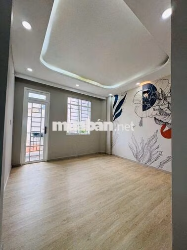 Bán nhà đẹp gần mặt tiền đường Âu Dương Lân P.Chánh Hưng Q8