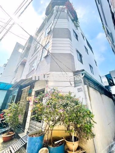 Căn góc 4 tầng hướng Đông Nam Thích Quảng Đức