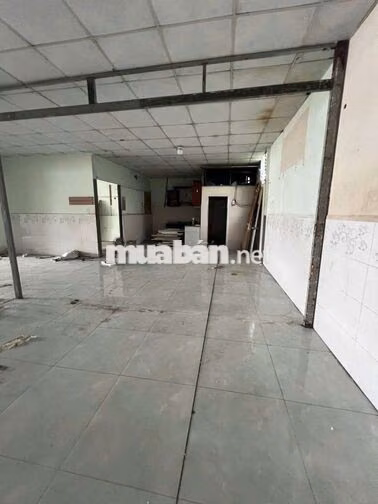 Cần cho thuê xưởng P ĐHT Đường  NVQ .DT 10 x 20 giá 13 triệu TL