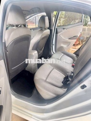 Hyundai Accent Blue 2013 Tự động Trắng
