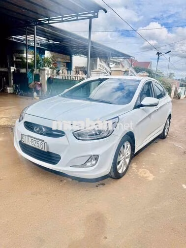Hyundai Accent Blue 2013 Tự động Trắng