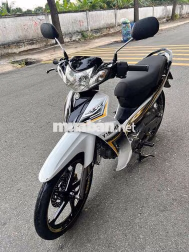 Yamaha Sirius RC Trắng đen vàng Xe số