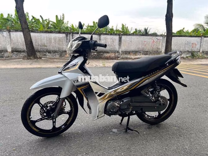 Yamaha Sirius RC Trắng đen vàng Xe số