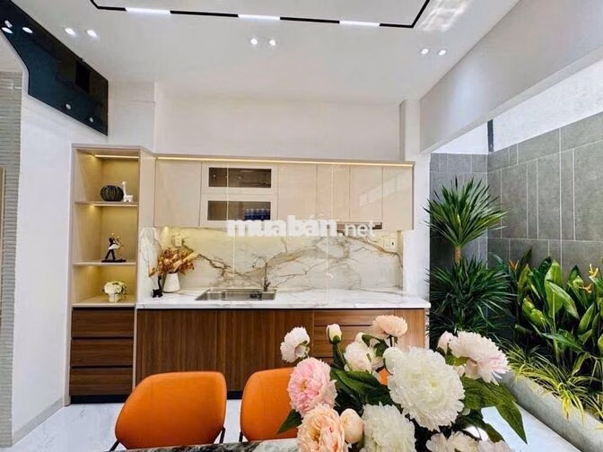 Nguyễn Thái Sơn 60M2 - Hẻm xe hơi an ninh sát mặt tiền, vừa giảm 800tr