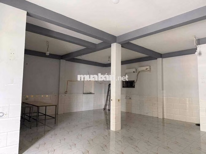 cho thuê nhà rộng rãi trống suốt 1/ ngắn đường vĩnh lộc có điện 3 pha