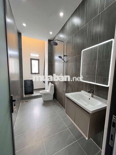 BÁN NHÀ MỚI XÂY 2 TẦNG _ 60M2_ NGAY CHỢ PHÚ XUÂN _ NHÀ BÈ