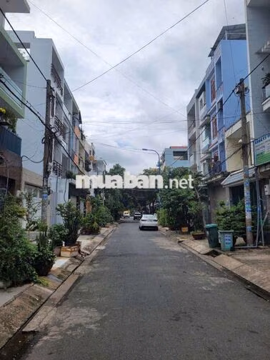 cần cho thuề nhà PTTN gần Dương Thị Giang DT 5x22 .1 trệt 2Lầu 3PN 3WS