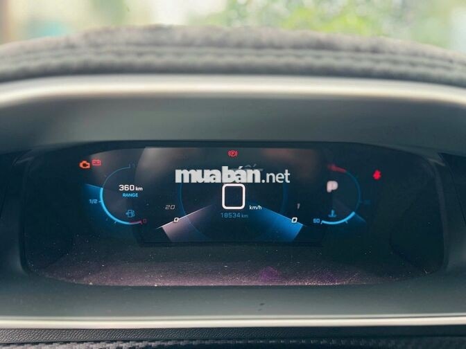 Peugeot 2008 Allure 1.2 AT 2025 Xám | 18,000 Km