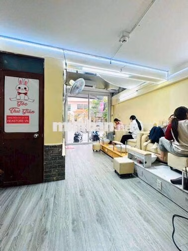 Sang tiệm nail đang kd ổn đường Trần Hưng Đạo
