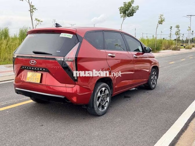 Hyundai Stargazer 2022 Bản đặc biệt 8000 km Đỏ