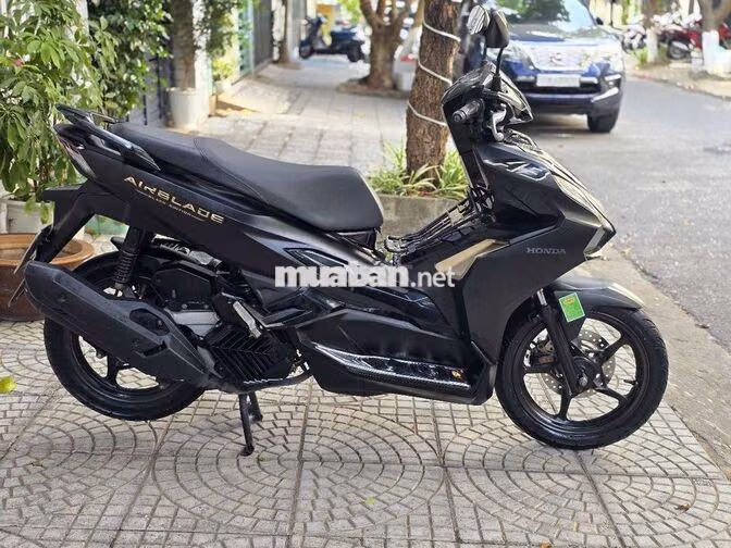 Honda Air Blade 4val đời mới Sport Đen mù cao cấp