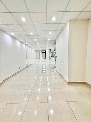 văn phòng Trệt + Lầu 6x17m sàn trống suốt giá tốt chỉ 21 triệu/tháng