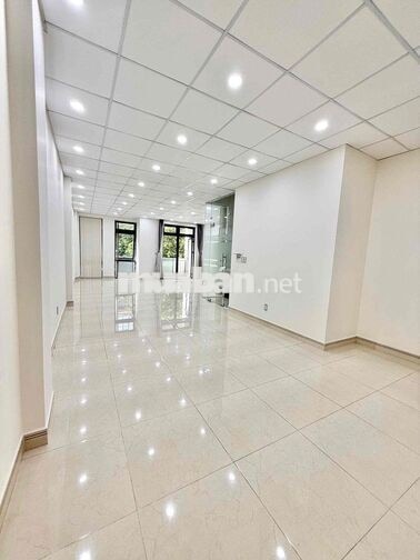 văn phòng Trệt + Lầu 6x17m sàn trống suốt giá tốt chỉ 21 triệu/tháng