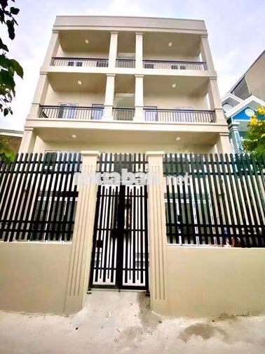PHÒNG CỬA SỔ TRỜI, KẾ TRƯỜNG SƯ PHẠM KỸ THUẬT, NGÂN HÀNG