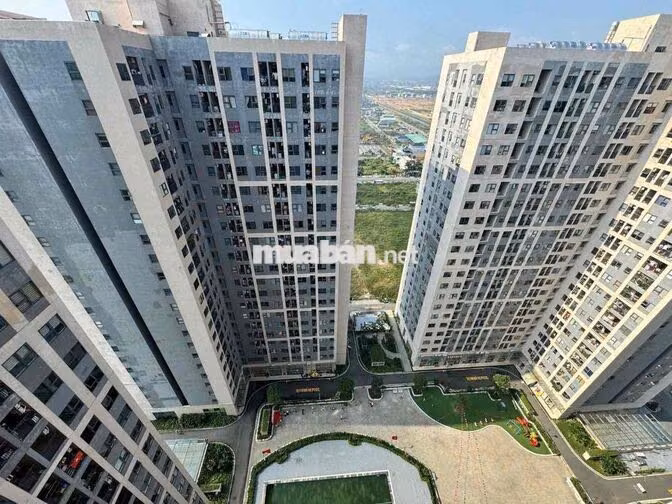 Cho thuê Shophouse khối đế CT5 view hồ bơi