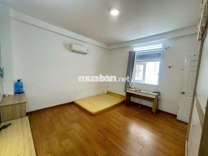 Giá 3.5tr - Phòng Quận 7 , NT Đẹp Như Hình , Cửa sổ trời