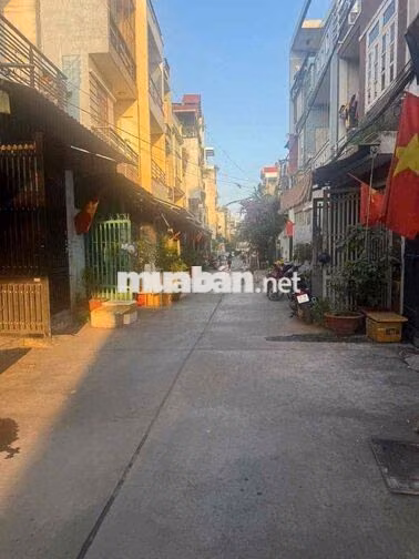 cho thuê nhà bình tân liên khu 45 nhà mới tinh hẻm thông 6m sạch sẽ