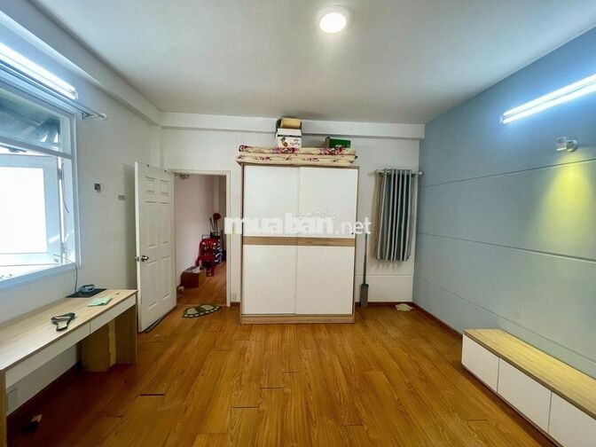 Giá 3.5tr - Phòng Quận 7 , NT Đẹp Như Hình , Cửa sổ trời