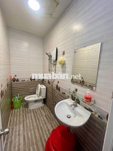 Giá 3.5tr - Phòng Quận 7 , NT Đẹp Như Hình , Cửa sổ trời