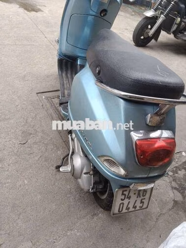 Piaggio Vespa Xanh