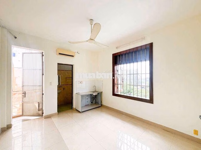 CHÍNH CHỦ CHO THUÊ PHÒNG TRỐNG NGAY LÊ VĂN KHƯƠNG 