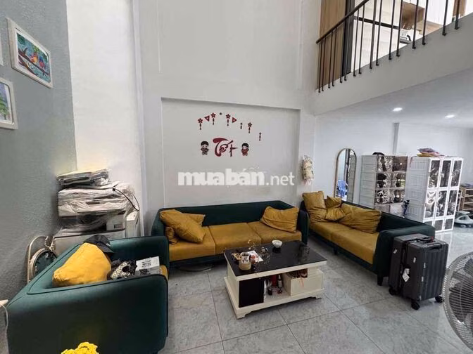 HẺM XE TẢI, Ô TÔ 7 CHỖ NGỦ NHÀ