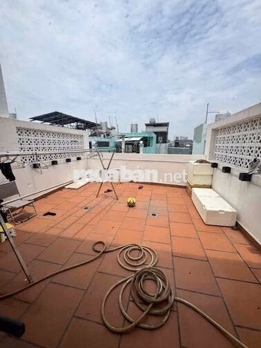 HẺM XE TẢI, Ô TÔ 7 CHỖ NGỦ NHÀ