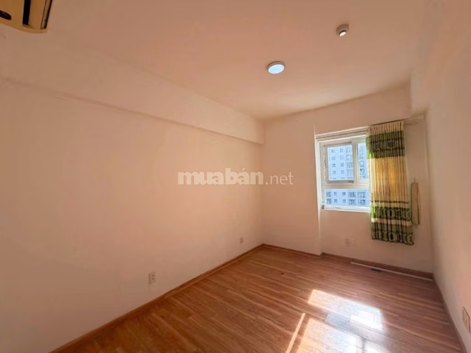 Chung Cư An Bình -Lũy Bán Bích 3PN ko NT giá 10tr/th 105m2 ban công