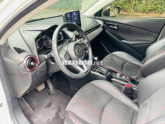 Mazda Mazda 2 Premium 2024 Trắng 2 vạn km