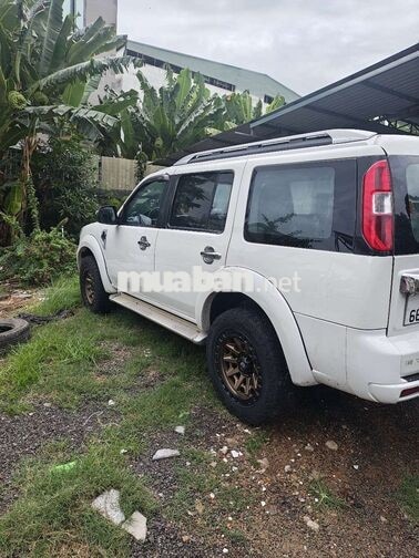 Ford Everest Limited AT 2013 Trắng
