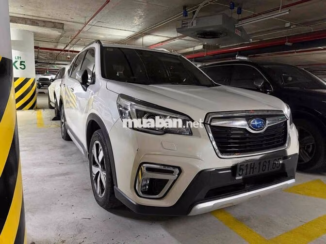 Subaru Forester 2.0i-S trắng 2019