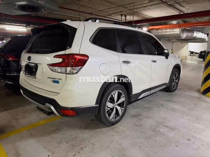Subaru Forester 2.0i-S trắng 2019