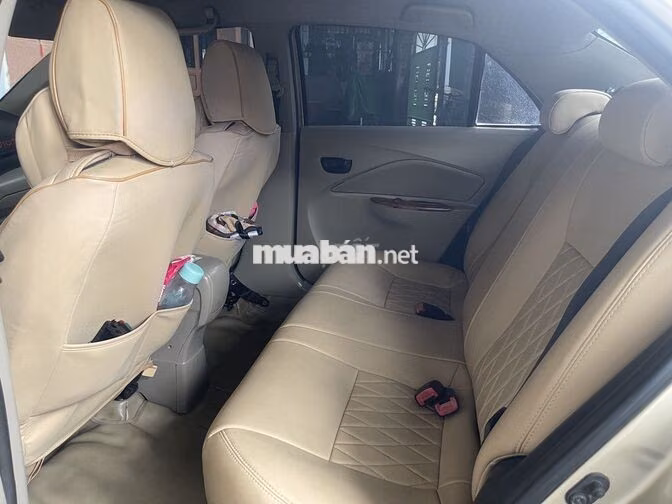 Toyota Vios 2010 Vàng cát