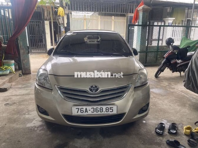 Toyota Vios 2010 Vàng cát