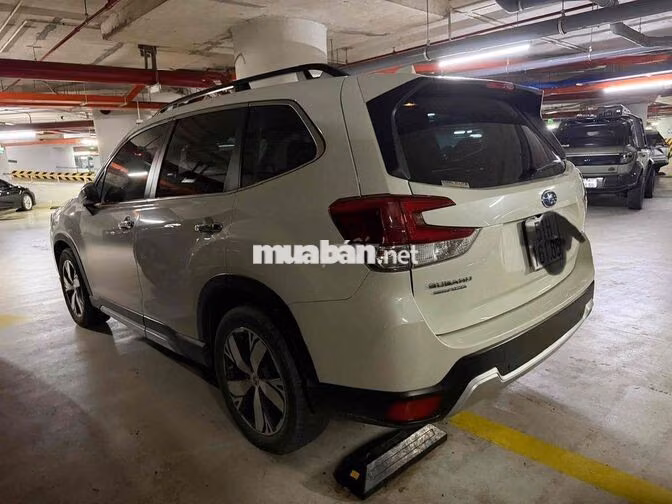 Subaru Forester 2.0i-S trắng 2019