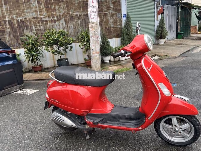 Piaggio Vespa LX 125 Đỏ Biển Số TP