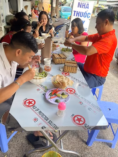 SANG GẤP quán mì Quảng, bánh xèo miền Trung tại đường Lê Đình Thám