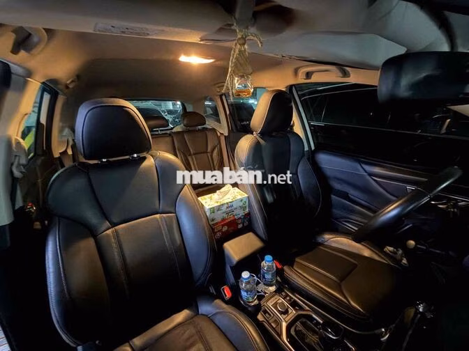 Subaru Forester 2.0i-S trắng 2019