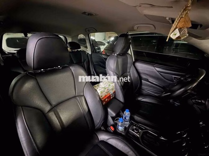 Subaru Forester 2.0i-S trắng 2019