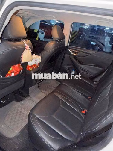 Subaru Forester 2.0i-S trắng 2019